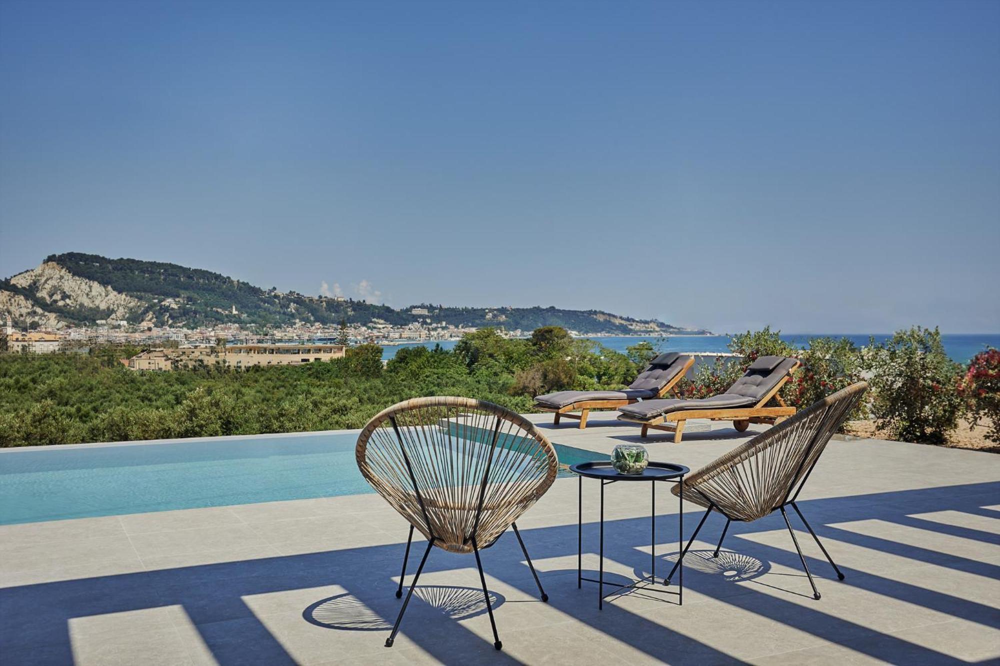 Willa Althea Lavish Estate - &